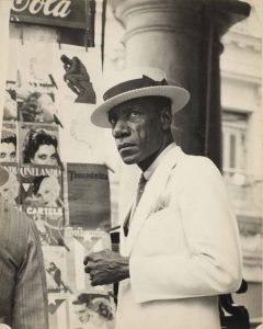 <p>English:<br />Walker Evans<br />Citizen in Downtown Havana, 1933<br />Gelatin silver print, 25.1 x 20.1 cm<br />National Gallery of Canada, Ottawa<br />Gift of Phyllis Lambert, Montreal, 1982<br />© Walker Evans Archive, The Metropolitan Museum<br />of Art<br />French:<br />Walker Evans<br />Citoyen au centre-ville, La Havane, 1933<br />Épreuve à la gélatine argentique, 25.1 x 20.1 cm<br />Musée des beaux-arts du Canada, Ottawa<br />Don de Phyllis Lambert, Montréal, 1982<br />© Walker Evans Archive, The Metropolitan Museum<br />of Art</p>