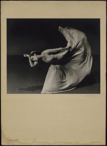 <p>Barbara Morgan<br />Martha Graham, Letter to the World, "Kick", 1940, printed c. 1945<br />Gelatin silver print, 38.6 x 48.2 cm<br />National Gallery of Canada, Ottawa<br />French:<br />Barbara Morgan<br />Martha Graham, Lettre au monde, « Le battement », 1940, tiré v. 1945<br />Épreuve à la gélatine argentique, 38.6 x 48.2 cm<br />Musée des beaux-arts du Canada, Ottawa</p>